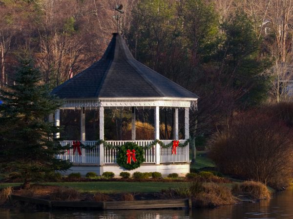 Gazebo Refinishing Service